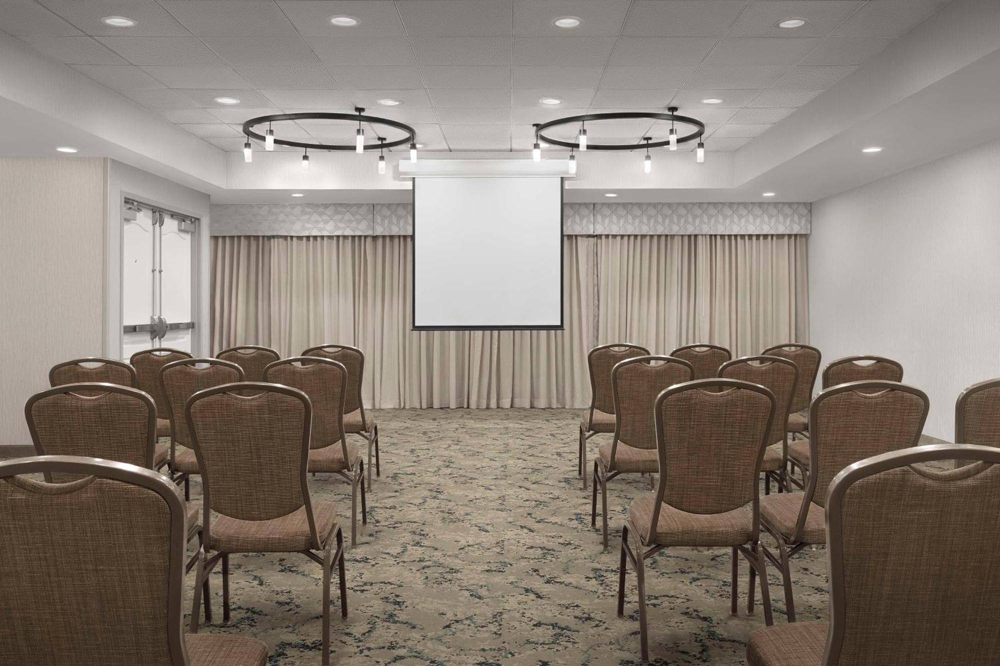 Hilton Garden Inn Raleigh Capital Blvd I-540 Buitenkant foto