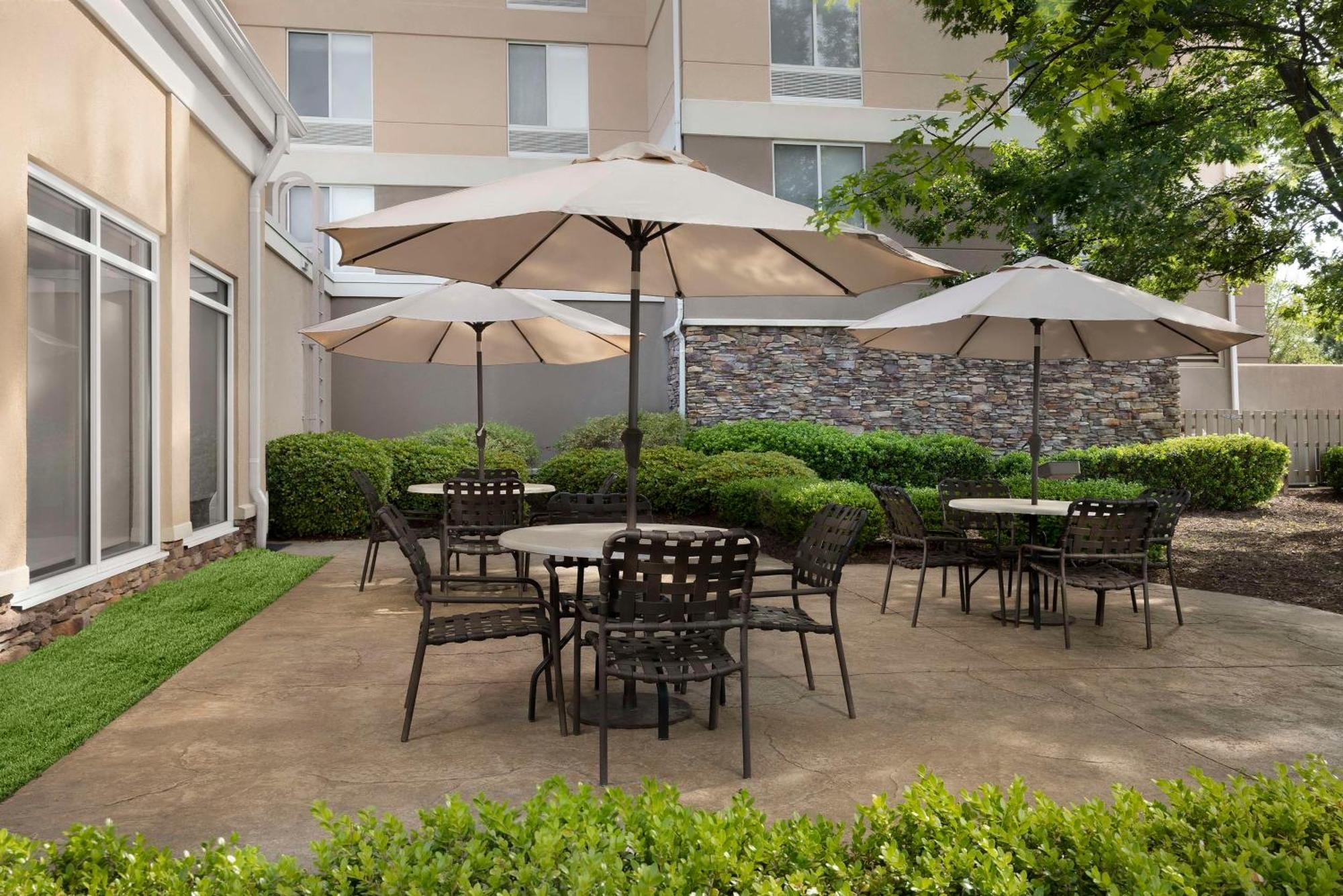 Hilton Garden Inn Raleigh Capital Blvd I-540 Buitenkant foto