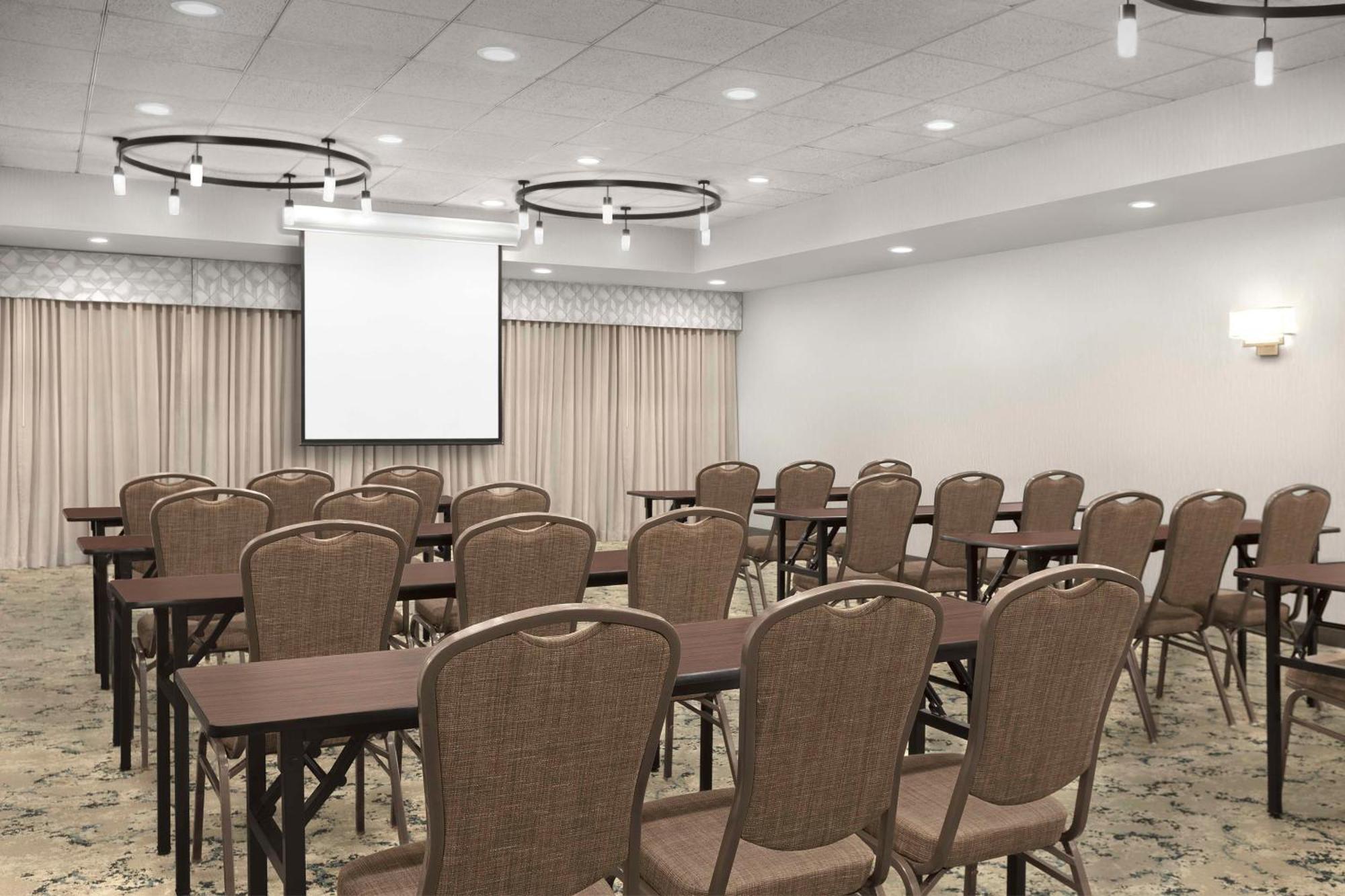 Hilton Garden Inn Raleigh Capital Blvd I-540 Buitenkant foto