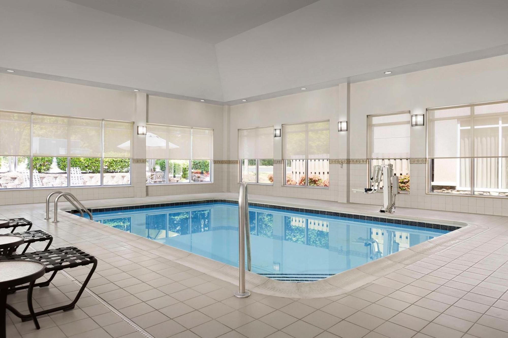 Hilton Garden Inn Raleigh Capital Blvd I-540 Buitenkant foto