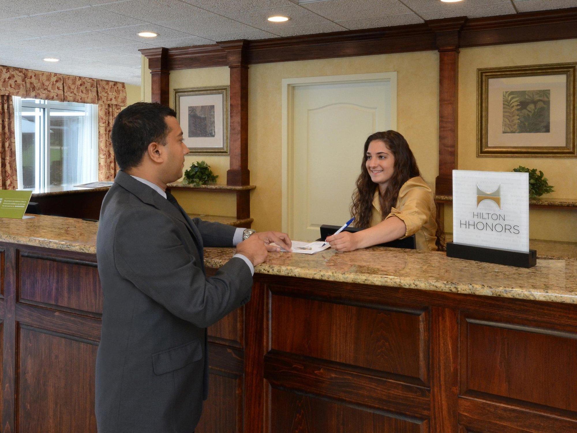 Hilton Garden Inn Raleigh Capital Blvd I-540 Buitenkant foto